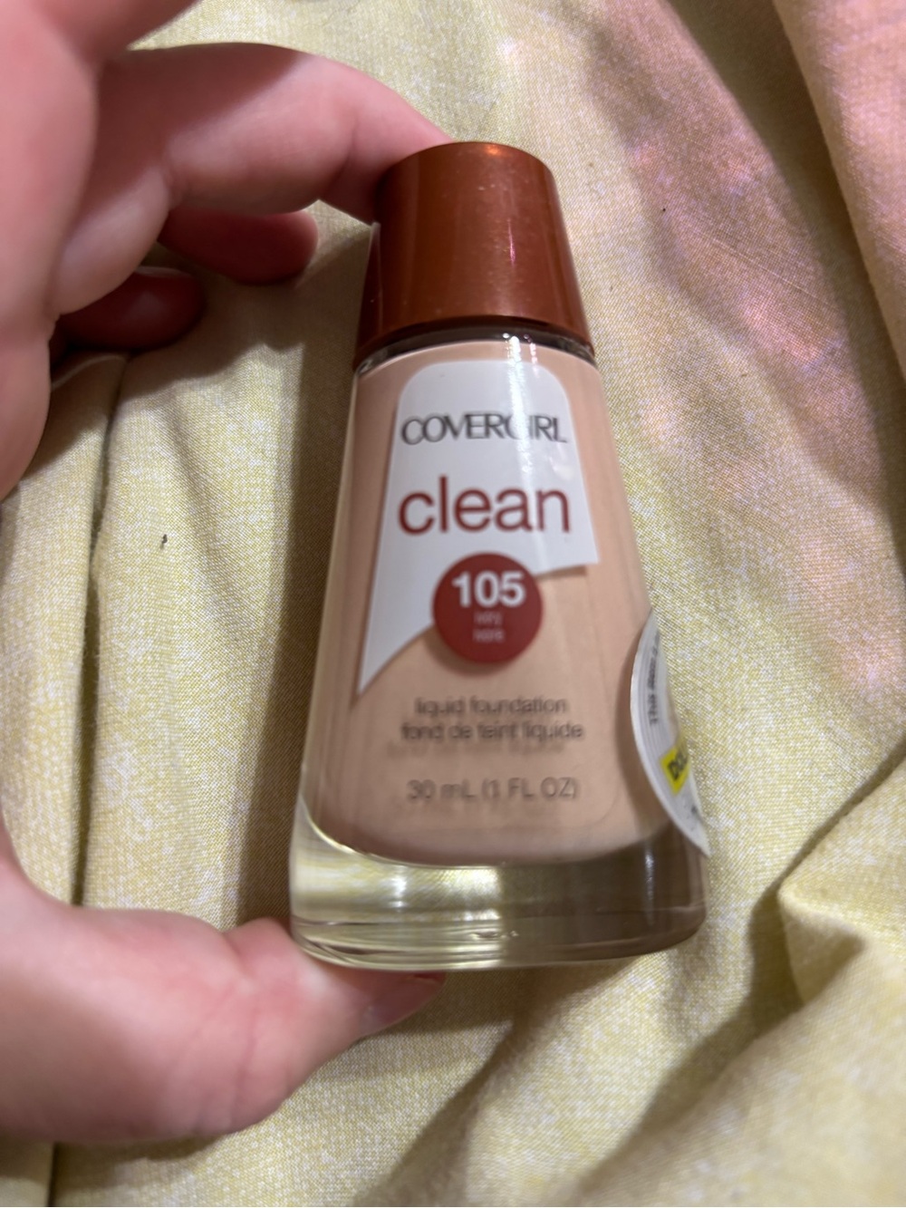 COVERGIRL Clean Liquid Foundation 105 Warm Beige with Brown Cap